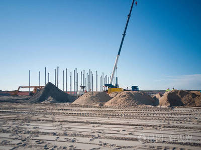 工程機械在工業現場 新建工廠建設中的關鍵角色